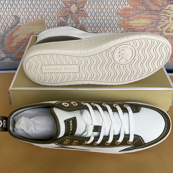MICHAEL KORS SHEA MID HIGH TOP
FAUX LEATHER
49F3SHFESL
OLIVE
New - Picture 4 of 16